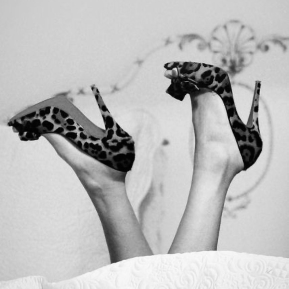 🌟🐆Chicest Leopard Heels 7 1/2. -Temp lower price. Only a few hours. - Picture 13 of 16